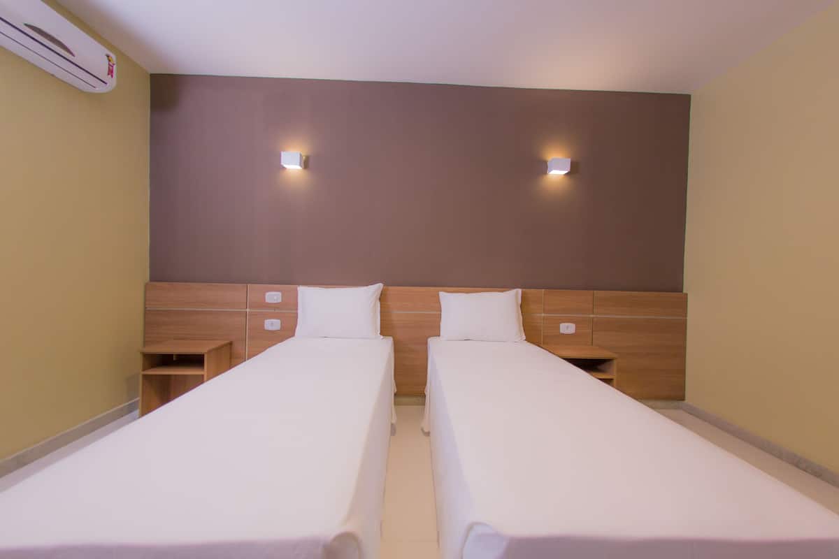 deluxe twin room, 2 single beds | minibar, free wifi, bed sheets, wheelchair access