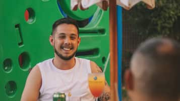 Bar à beira da piscina