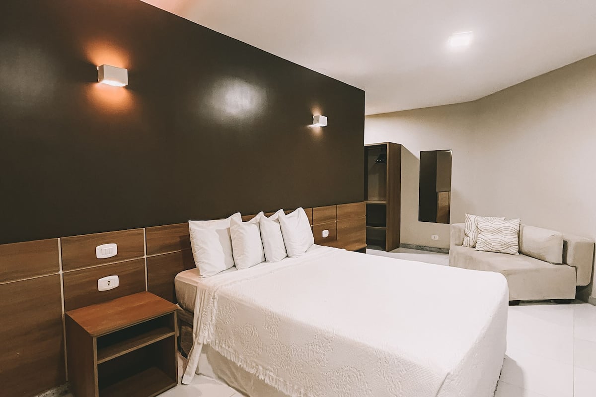 deluxe double room | minibar, free wifi, bed sheets, wheelchair access