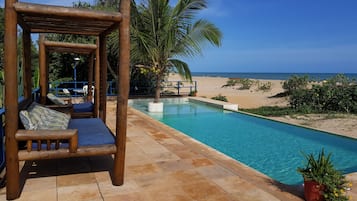 2 piscinas al aire libre