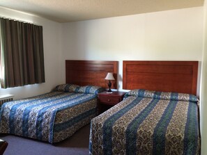 책상, 간이 침대, 무료 WiFi, 침대 시트