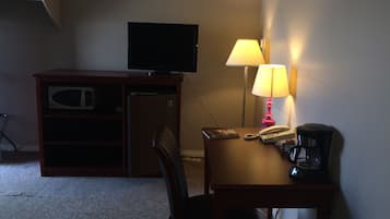 Standard Room, Smoking | Living area | Flat-screen TV