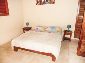 Villa, 2 Bedrooms | 1 bilik tidur, meja, Wi-fi percuma, cadar katil 