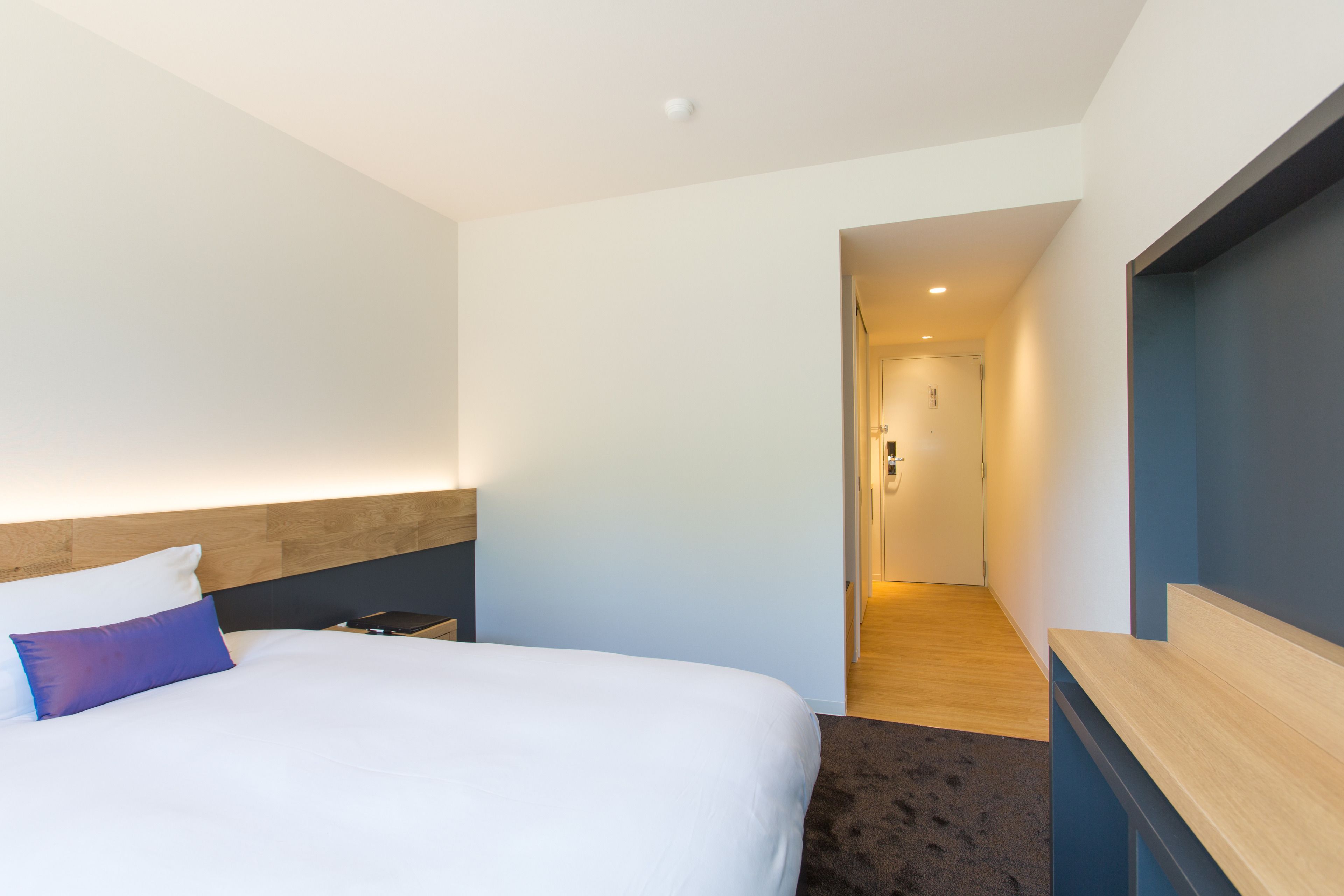 1 bedroom, hypo-allergenic bedding, in-room safe, soundproofing