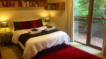 Chambre Double Deluxe, 1 lit double | Literie de qualité supérieure, fer et planche à repasser, Wi-Fi gratuit