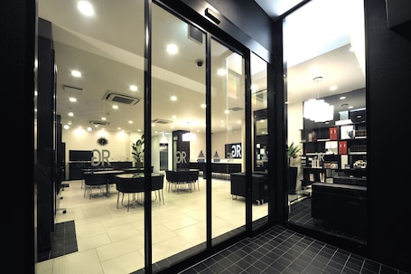 Property entrance. Green Rich Hotel Iwakuni Ekimae Artificial Hot Spring Futamata Yunohana
