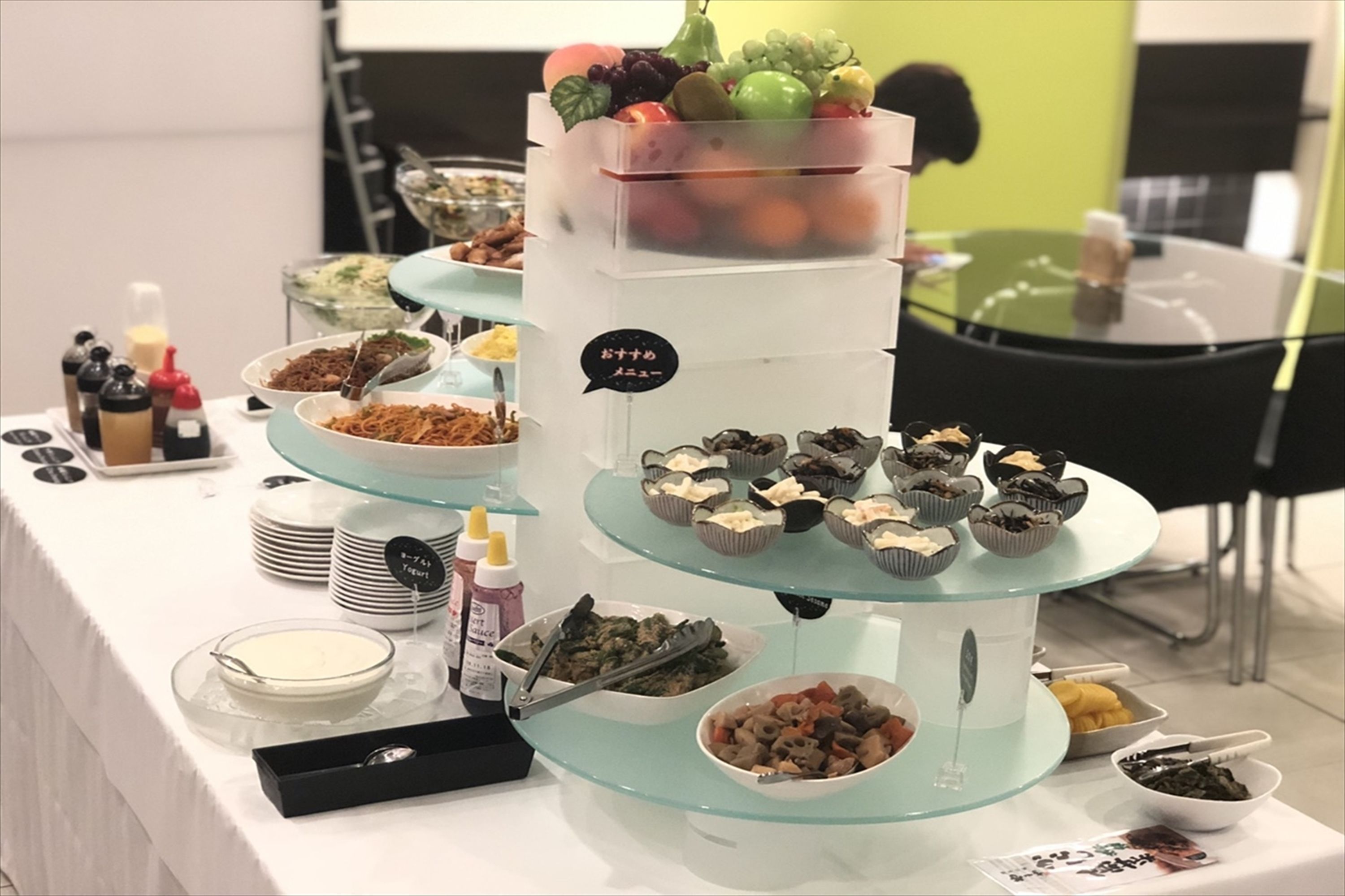 daily buffet breakfast (jpy 1100 per person)