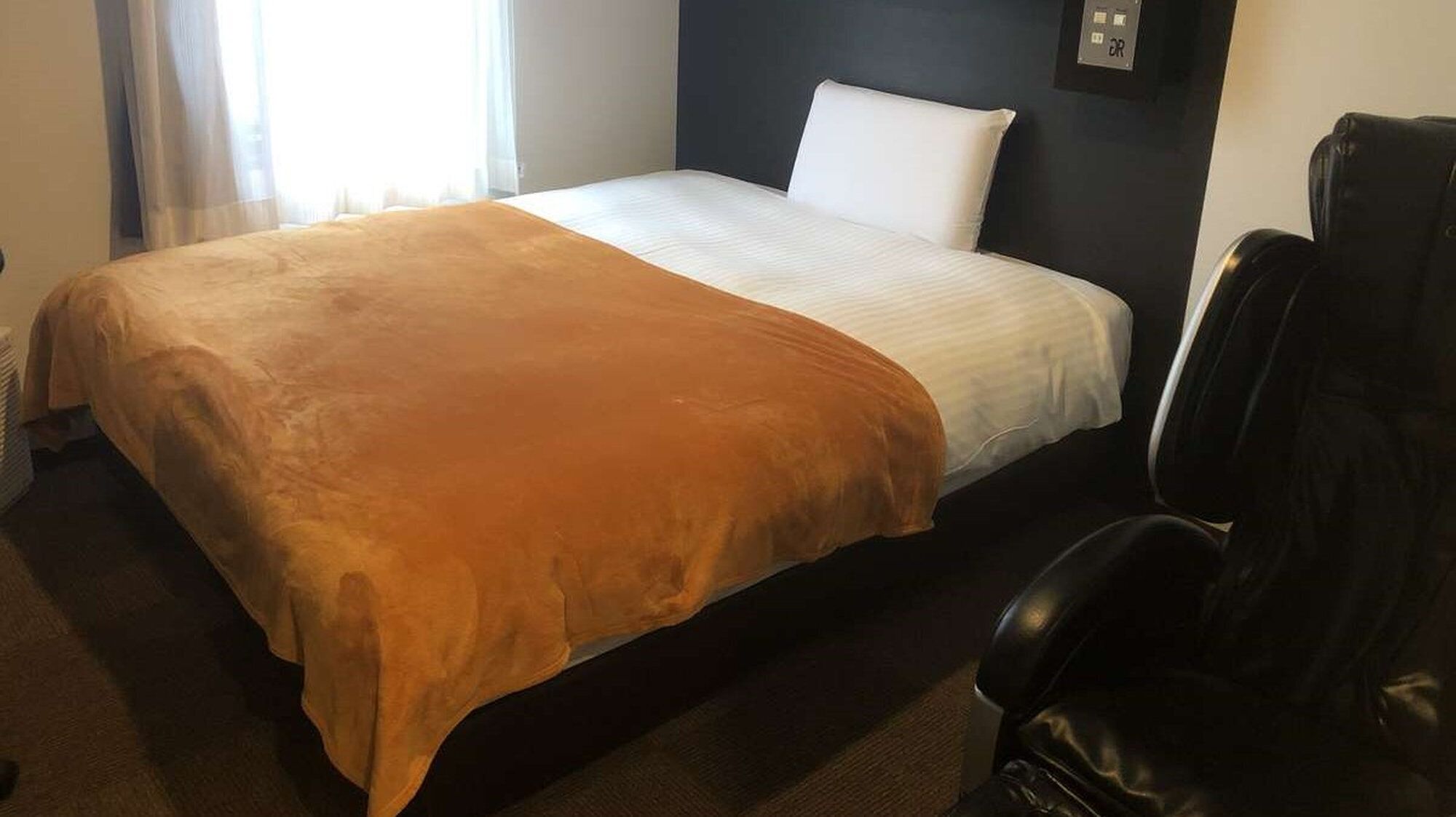 Down duvets, desk, laptop workspace, free WiFi
