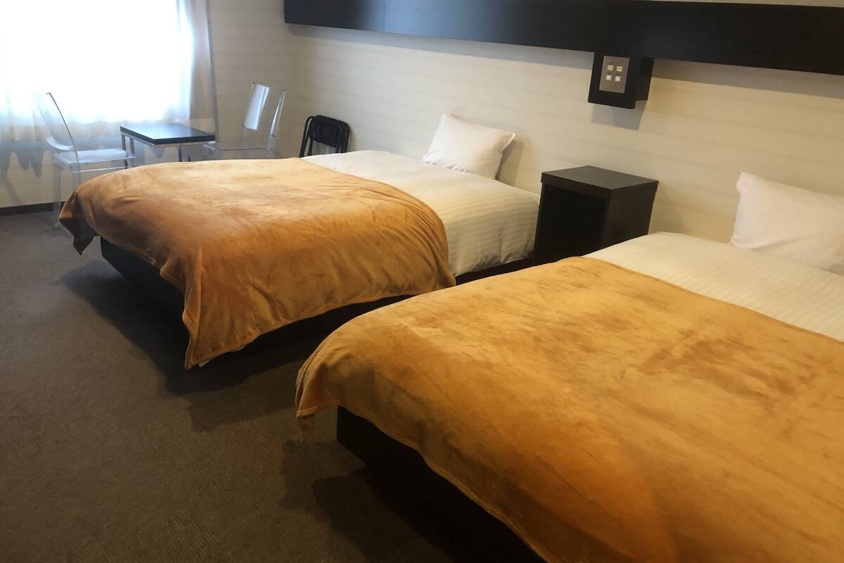 down duvets, desk, laptop workspace, free wifi