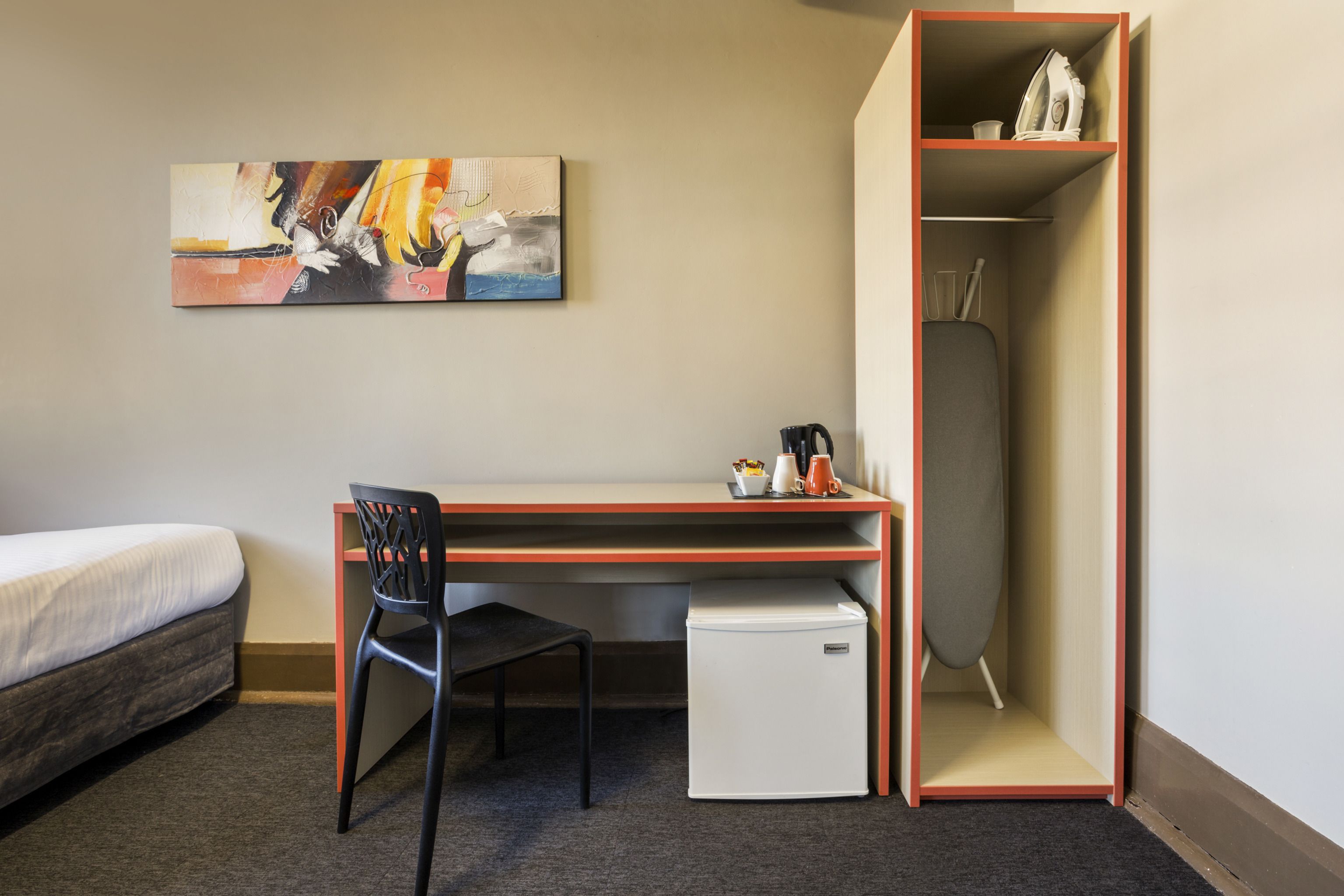 Photo - Granville Hotel