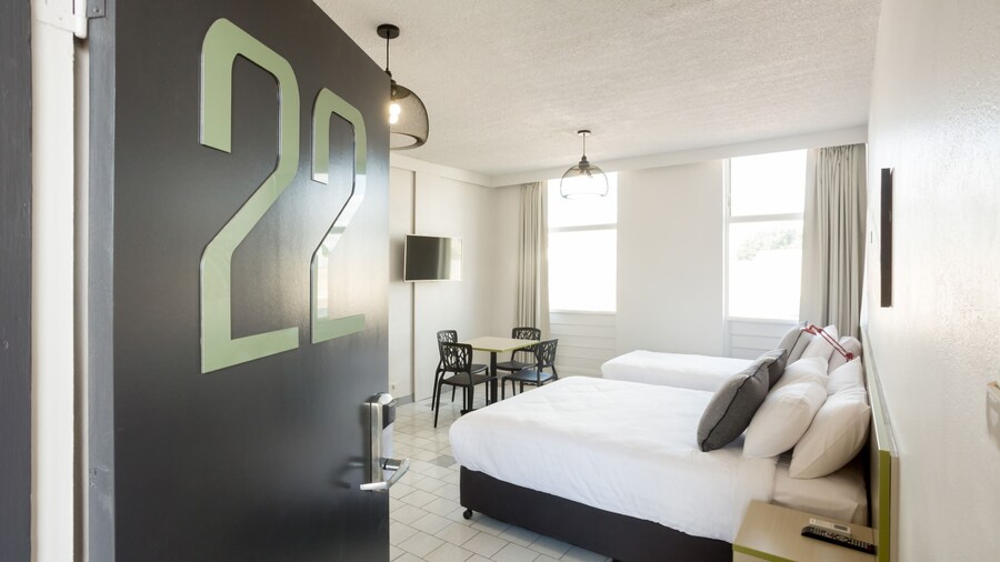 Nightcap at Emerald Star Hotel