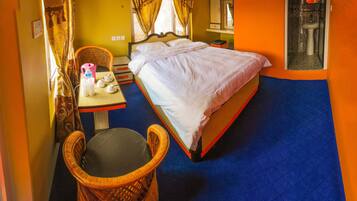Premium bedding, in-room safe, desk, iron/ironing board