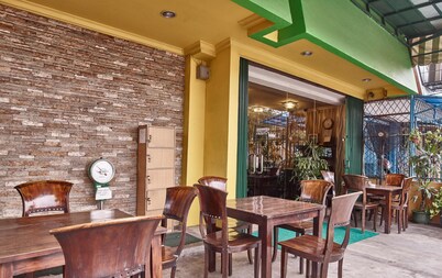 Twins Hotel Manggadua