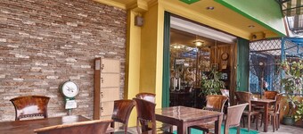 Twins Hotel Manggadua