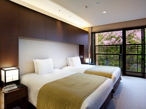 Luxury Suite Twin | Minibar, in-room safe, desk, iron/ironing board - Atami FUFU (Atami)