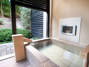 Stylish Suite King Double | Bathroom | Separate tub and shower, deep soaking tub, free toiletries, hair dryer - Atami FUFU (Atami)