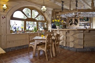 Breakfast, lunch, dinner served; international cuisine 