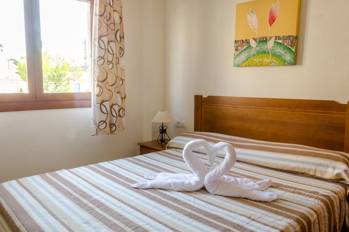 Appartement, 1 slaapkamer, terras | Een strijkplank/strijkijzer, gratis babybedden, gratis wifi, beddengoed
