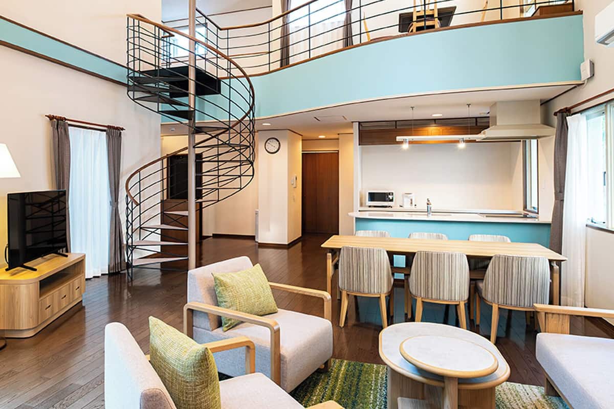 (No pets allowed) Renewal Executive Room, Non Smoking | Desk, free WiFi, bed sheets