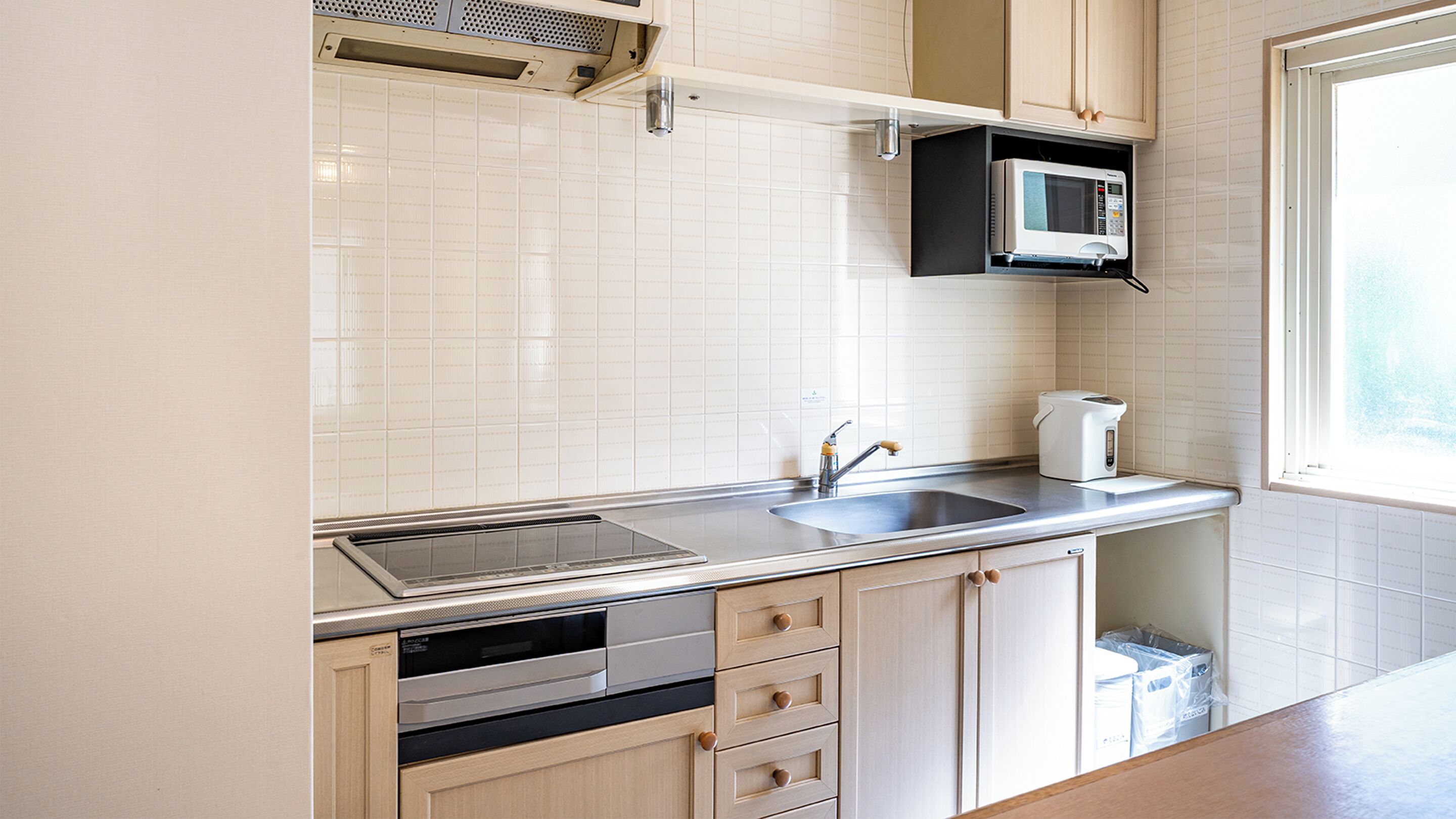 1 bedroom, desk, free wifi, bed sheets