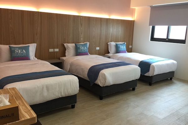 1 bedroom, blackout curtains, free WiFi, bed sheets