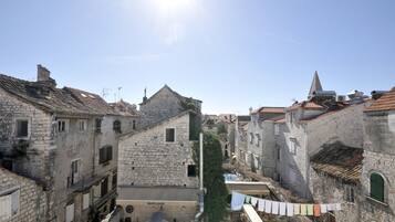 Dobbeltrom – deluxe, byutsikt | Utsikt fra rommet