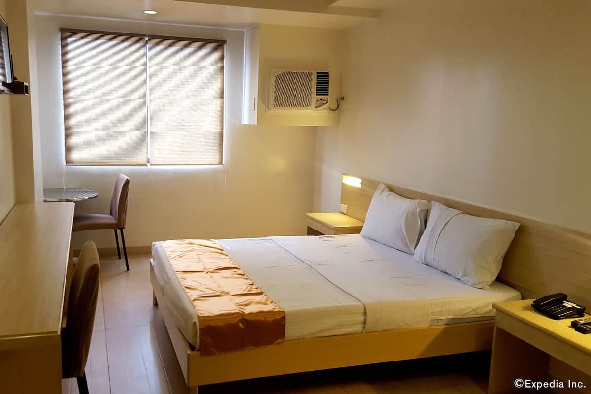Standard Room, 1 Queen Bed