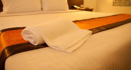 M Suites Hotel