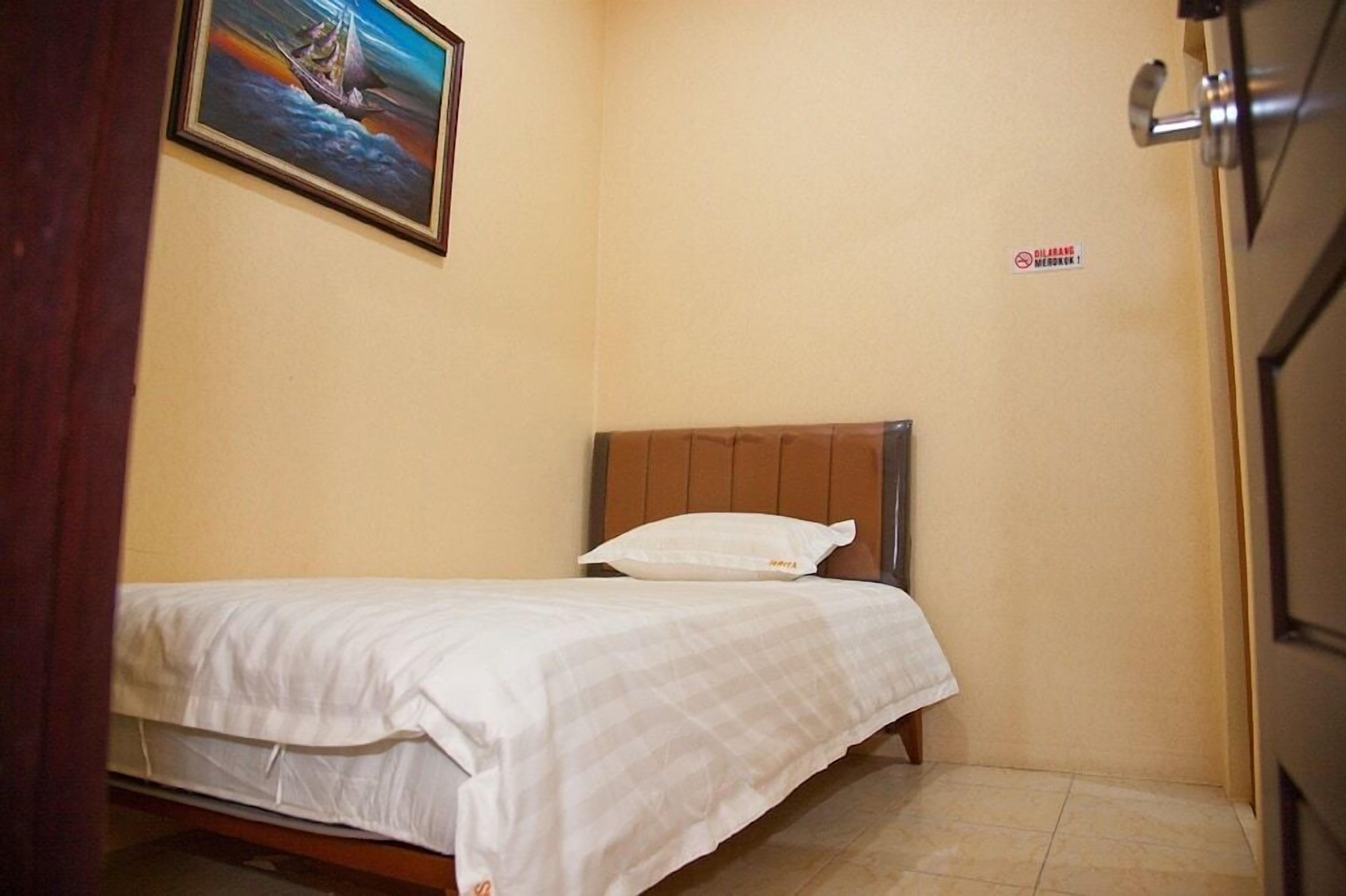 Premium bedding, in-room safe, desk, free WiFi