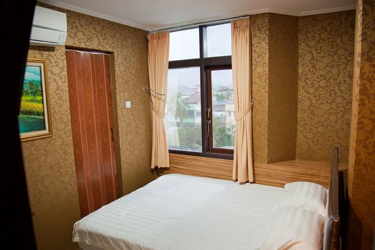 Double Room | Premium bedding, in-room safe, desk, free WiFi