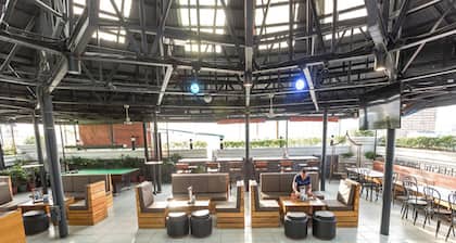 Urban Travellers Hotel