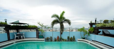 Kolam renang terbuka