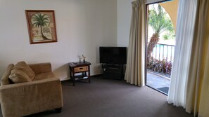 Studio Unit | Living area