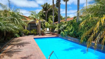 ์ผ์ธ ์์์ฅ