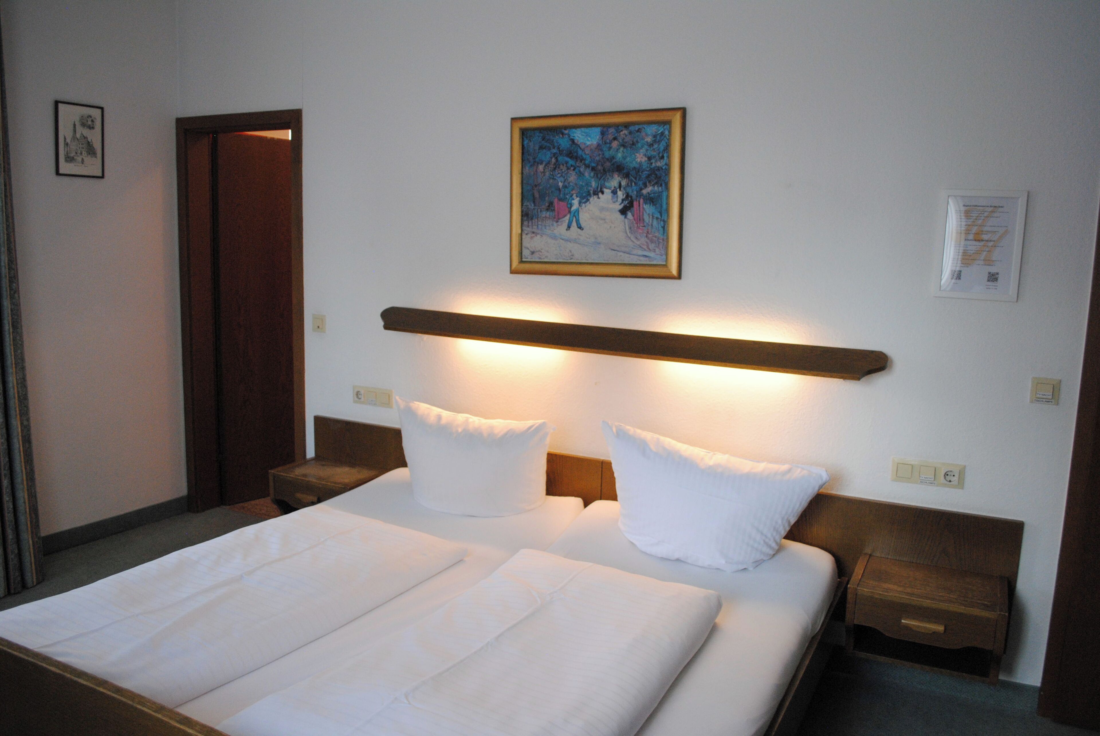 economy double room | desk, free wifi, bed sheets