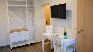 großes Doppelzimmer | Schreibtisch, kostenloses WLAN, Bettwäsche