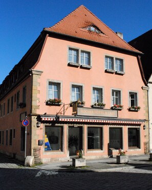Overnatningsstedets facade