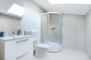 Studio, Terrace, Sea View | Bathroom | Shower, hair dryer, slippers, towels
