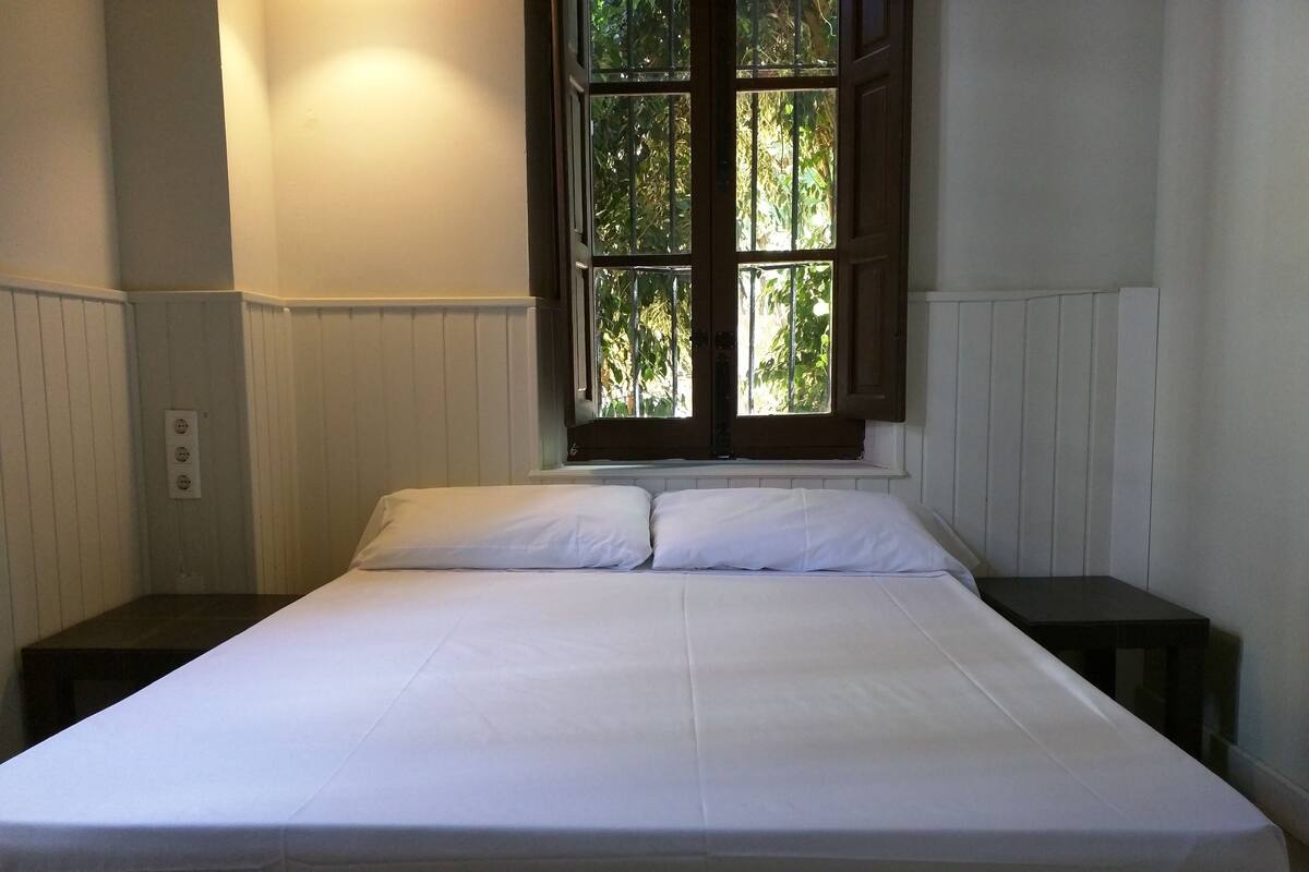 House, 1 Bedroom