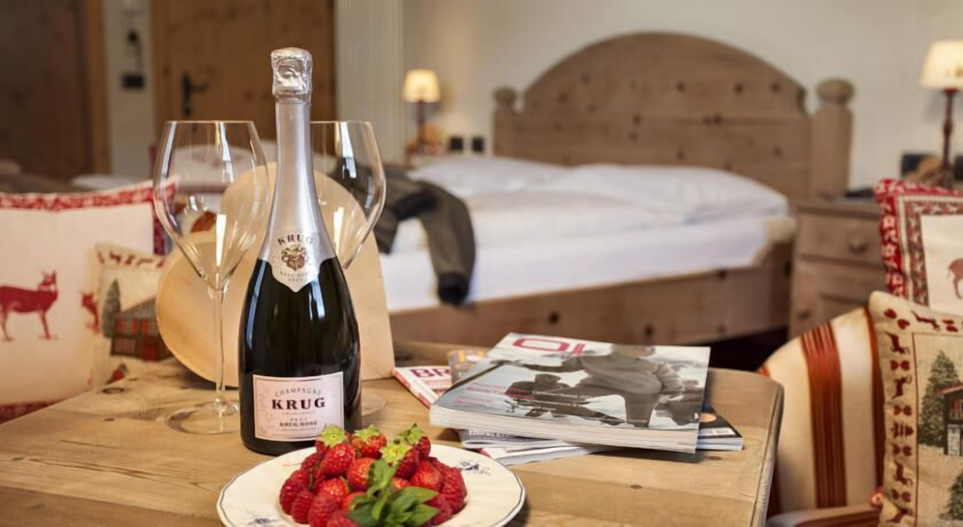 Premium bedding, minibar, in-room safe, soundproofing