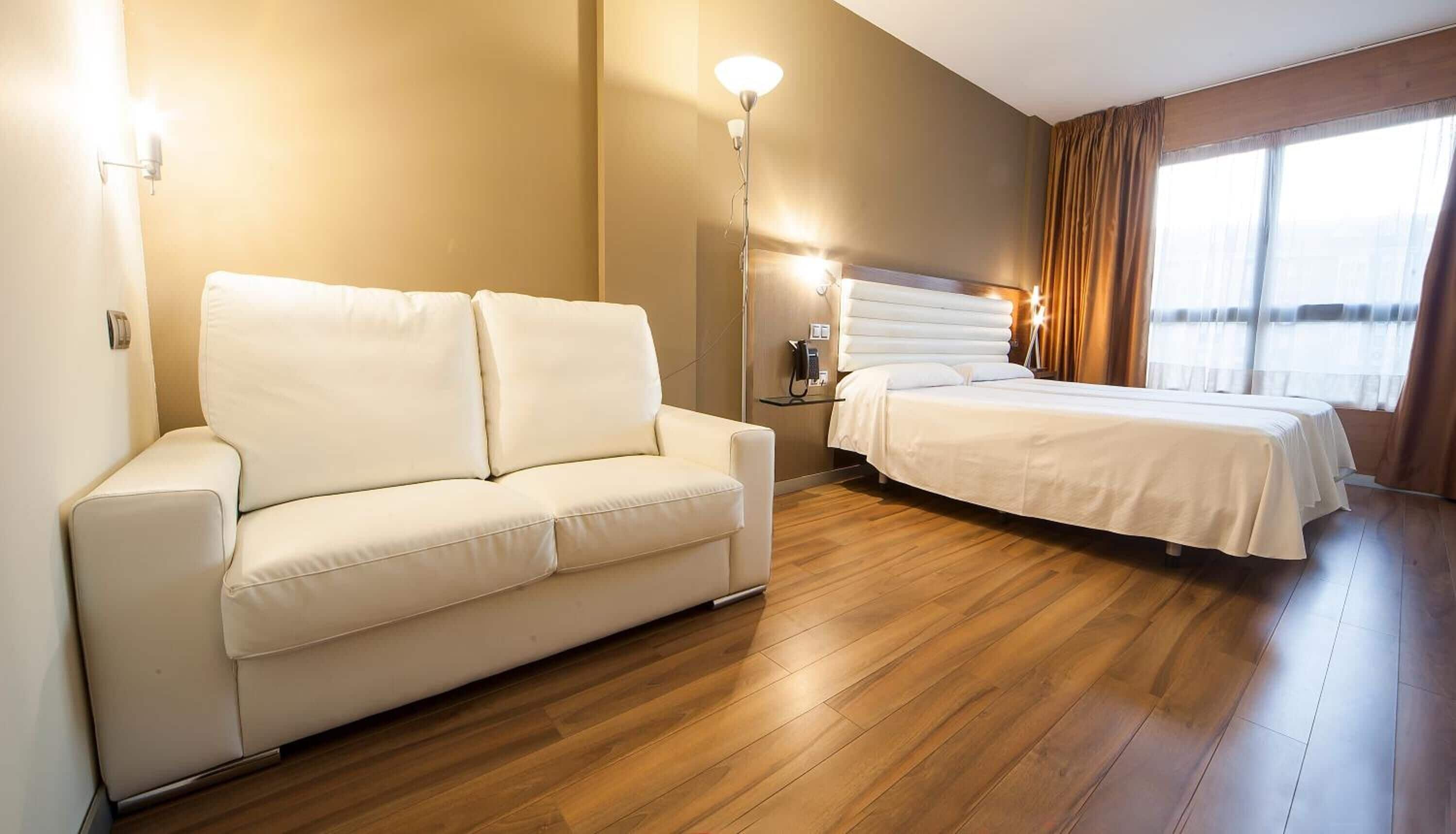 standard double room | minibar, in-room safe, desk, blackout curtains