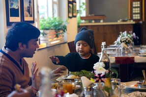 Restaurant - Hotel Sungrace Mussorie (Dehradun)