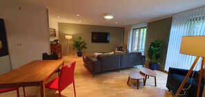 Deluxe-Apartment | Hochwertige Bettwaren, schallisolierte Zimmer, kostenloses WLAN