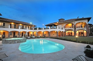 Seasonal outdoor pool, pool umbrellas, sun loungers