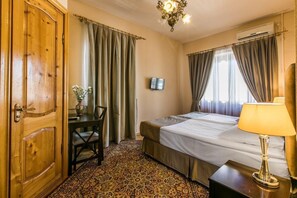 Quarto casal ou duplo standard | Cozinha privada | Geladeira grande, micro-ondas, cooktop, lava-louças