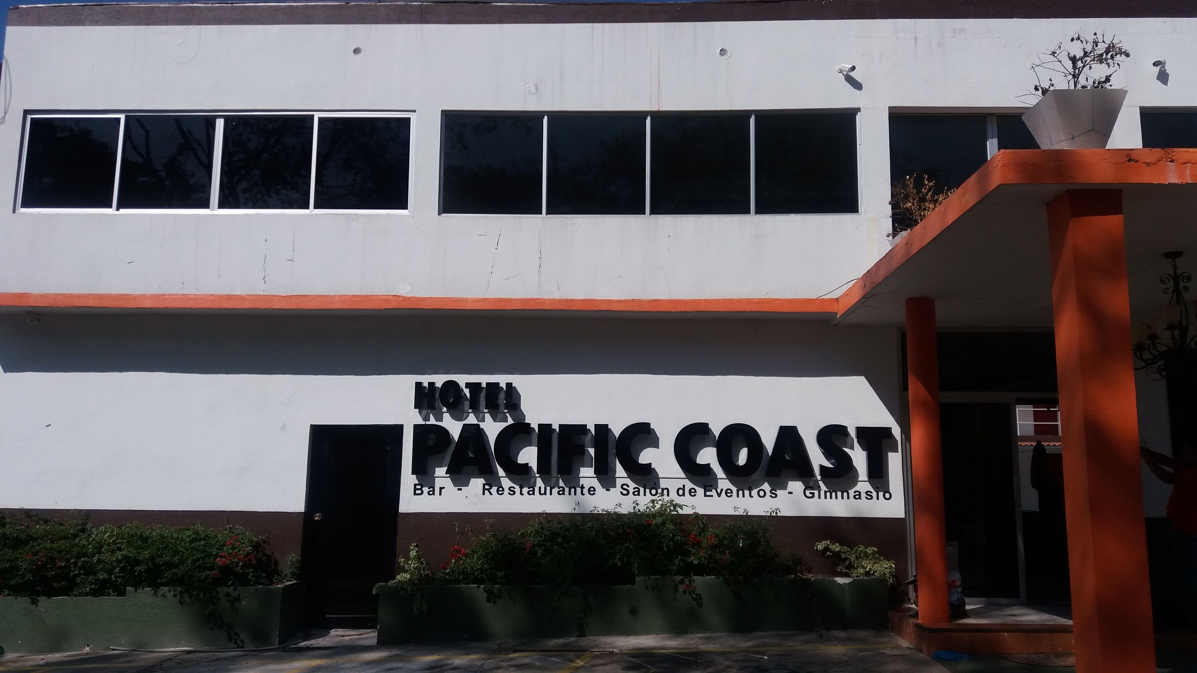 Photo - Pacific Coast Hotel