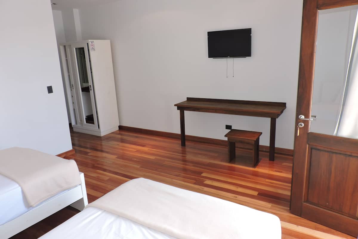 Standard Twin Room | Desk, blackout drapes, free WiFi, bed sheets