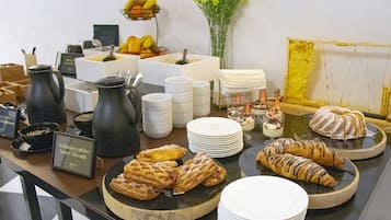 Δωρεάν ευρωπαϊκό πρωινό καθημερινά