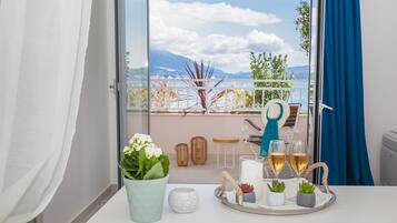 King Double Room, Balcony, Sea View | Uitzicht vanuit accommodatie