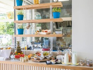 Tägliches inbegriffenes Frühstücksbuffet